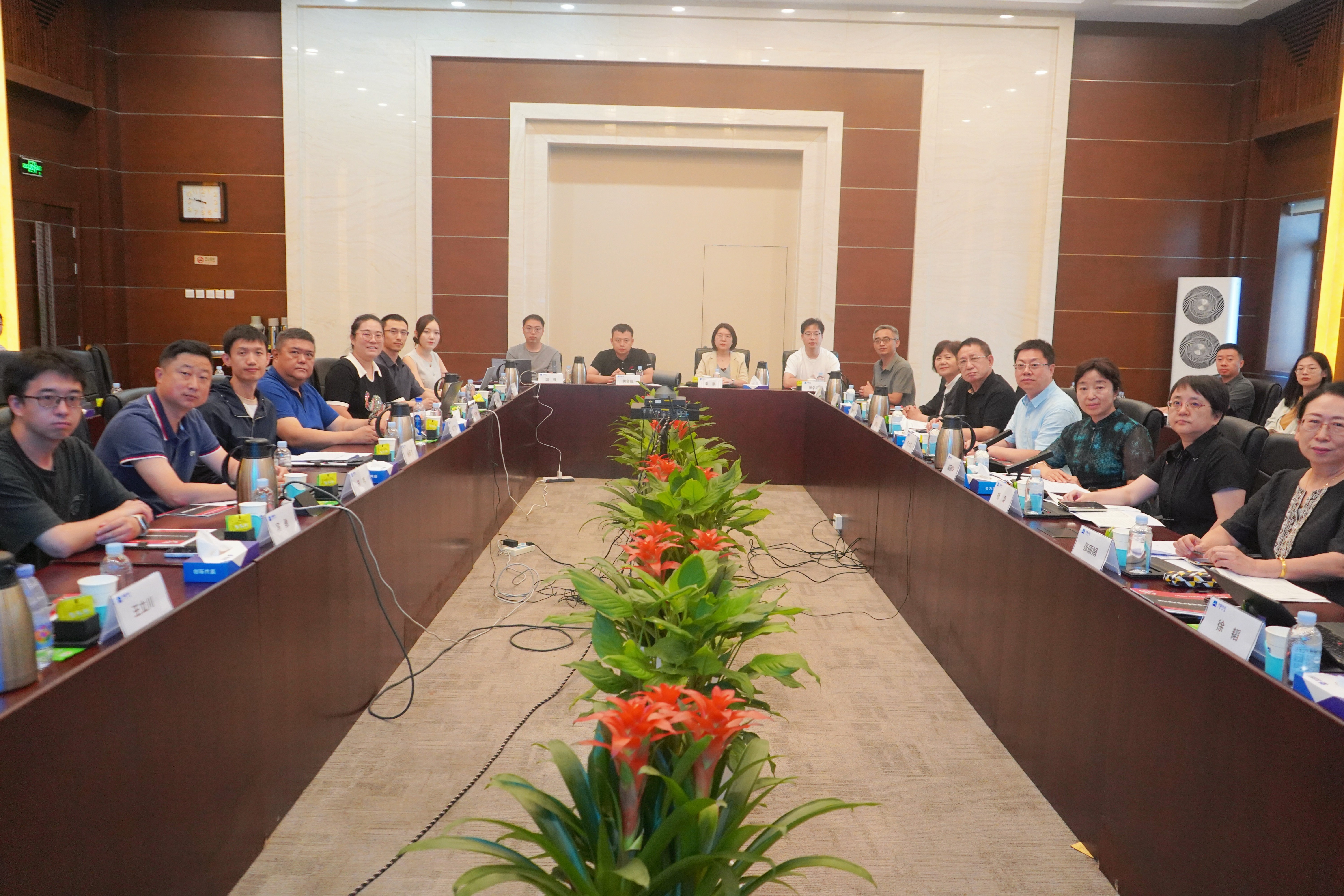 当储能走进建筑内部｜瑞达国际集团携手行业专家探索本质安全固态铅电池应用新路径
